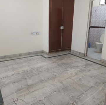 Room in 3 BHK Builder Floor at Saket – for Rent