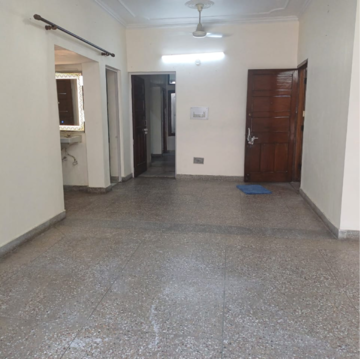 Room in 3 BHK Builder Floor at Saket – for Rent