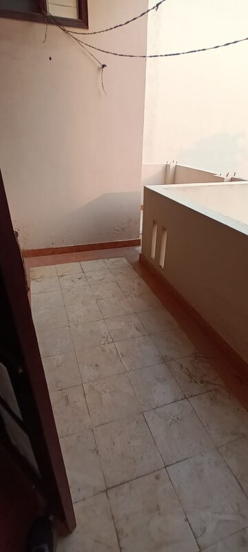 Balcony in 3 BHK Builder Floor at Sector 52 – for Rent