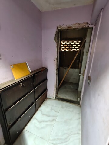 Furnished Amenities in 3 BHK Apartment at Duplex Heights, Andheri West – for Rent