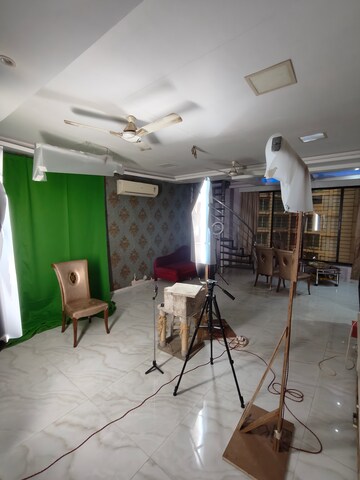 Master Bedroom in 3 BHK Apartment at Duplex Heights, Andheri West – for Rent