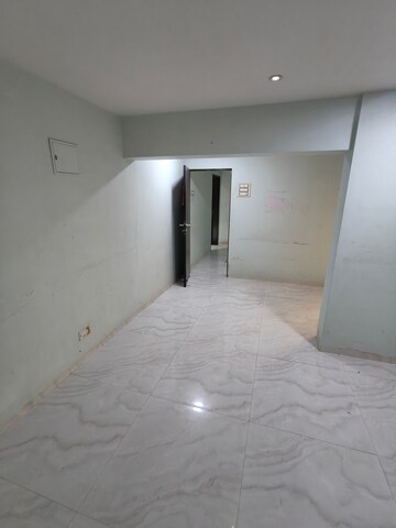 Room in 3 BHK Apartment at Duplex Heights, Andheri West – for Rent