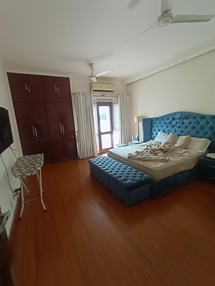 Bedroom, new friends colony 4 Bedroom 4500 Sq.Ft. Builder Floor In New Friends Colony Delhi 8669441