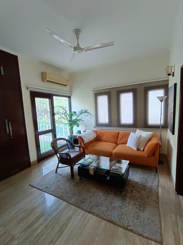 Living Room, new friends colony 4 Bedroom 4500 Sq.Ft. Builder Floor In New Friends Colony Delhi 8669441