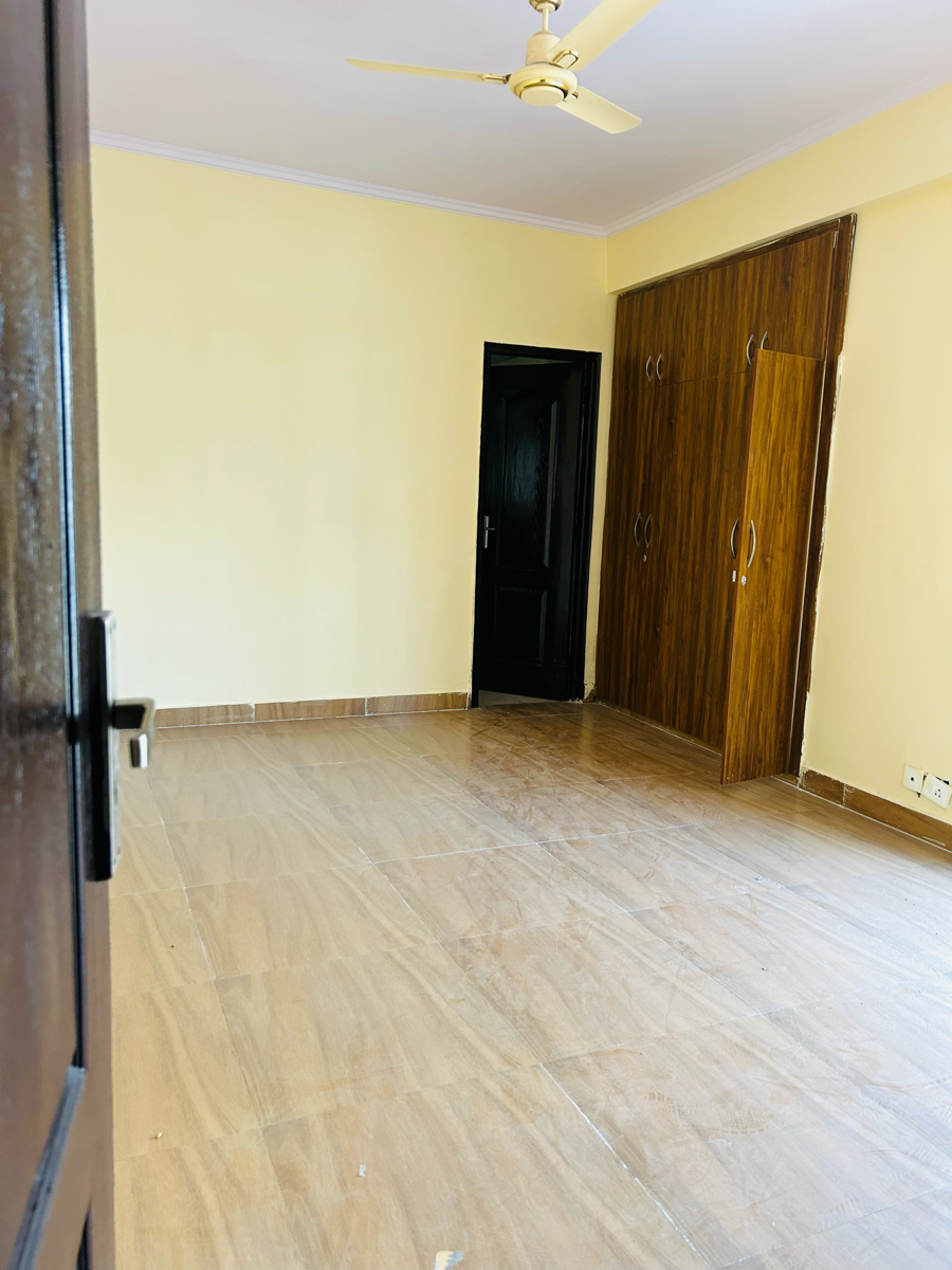 3.5 BHK + Study Room Apartment For Rent in Gardenia Golf City