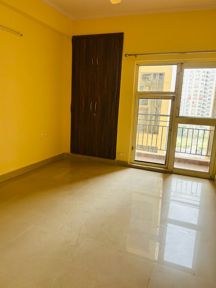 Room, gardenia-golf-city 3.5 Bedroom 1550 Sq.Ft. Apartment In Noida Central Noida 8669443