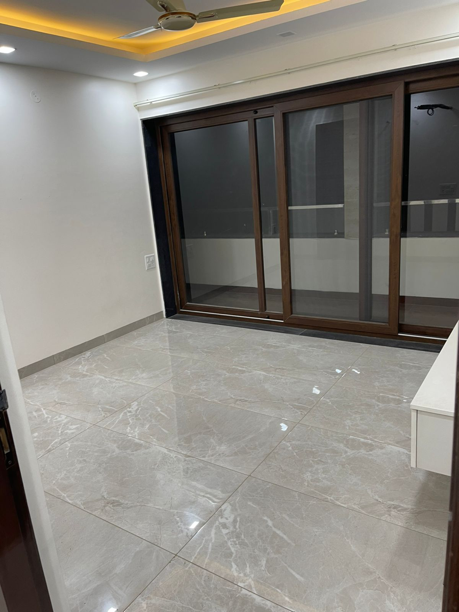 3 BHK + Extra Room Builder Floor For Rent in Sector 43