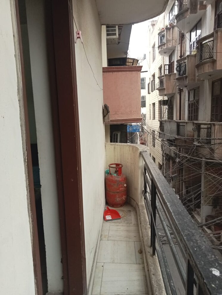 Balcony, kalkaji 1 RK 500 Sq.Ft. Builder Floor In Kalkaji Delhi 8669455