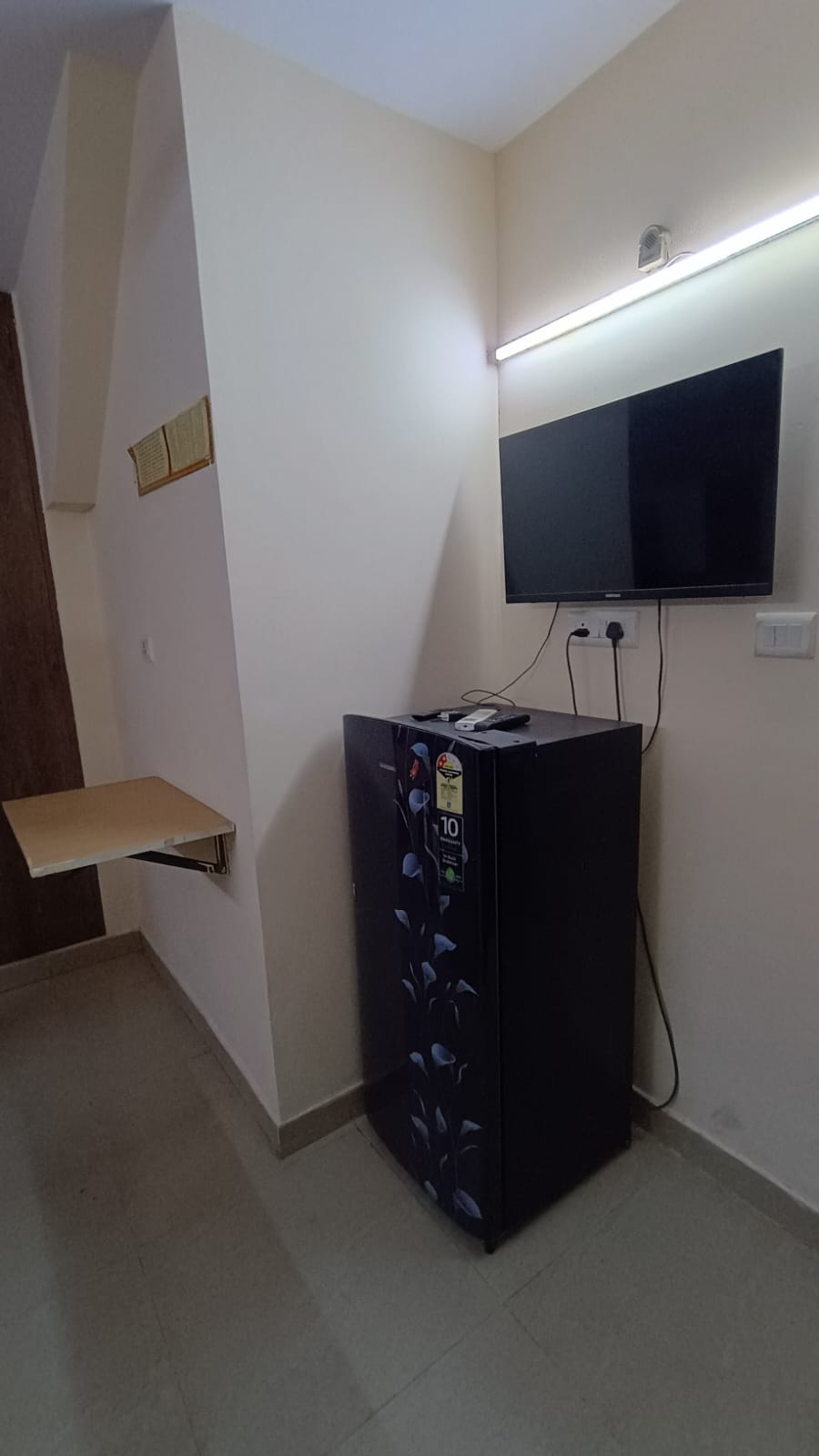 1 Rk+ Study Room Builder Floor For Rent in East Of Kailash