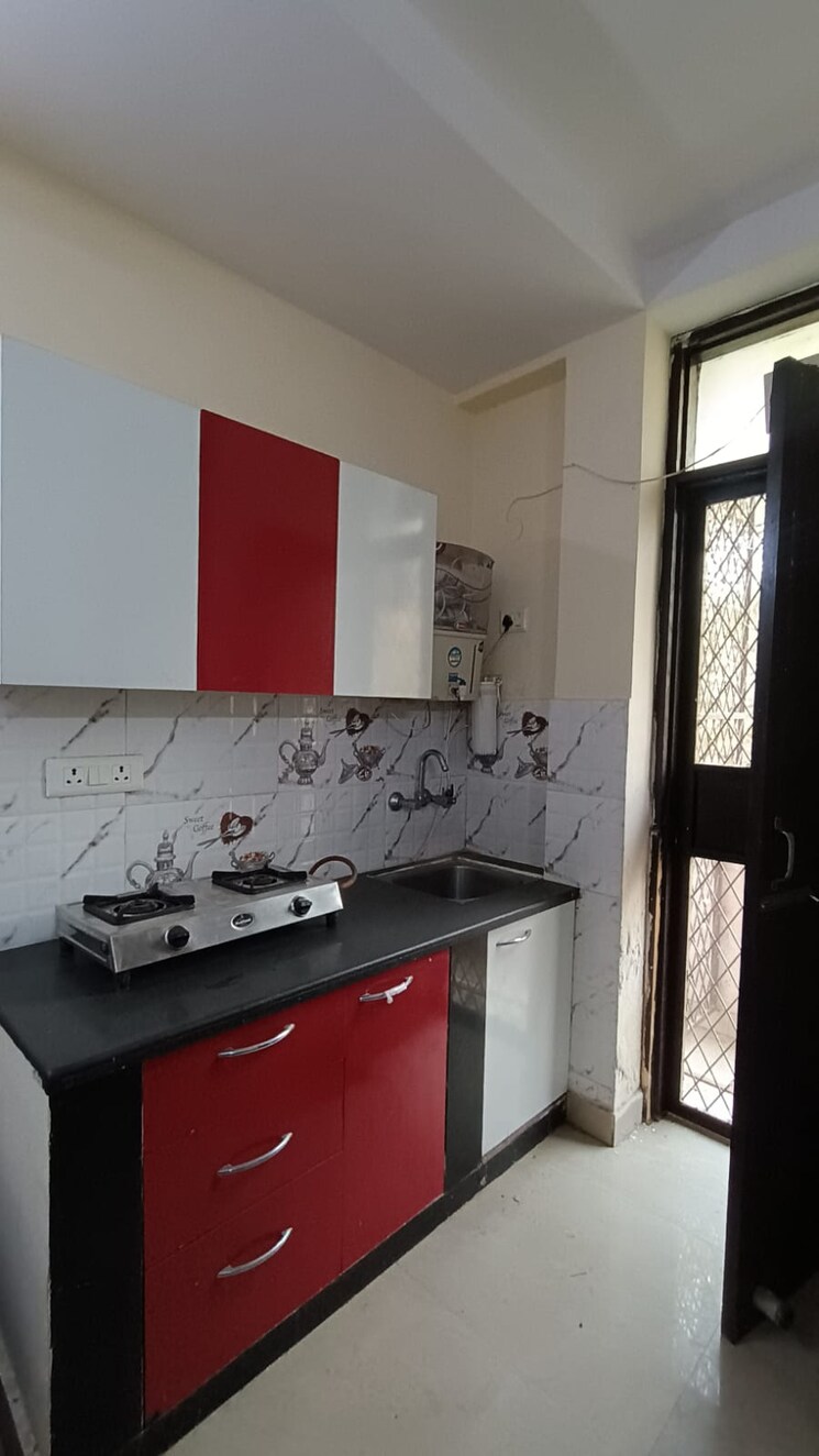 Kitchen, east of kailash 1 RK 500 Sq.Ft. Builder Floor In East Of Kailash Delhi 8669458