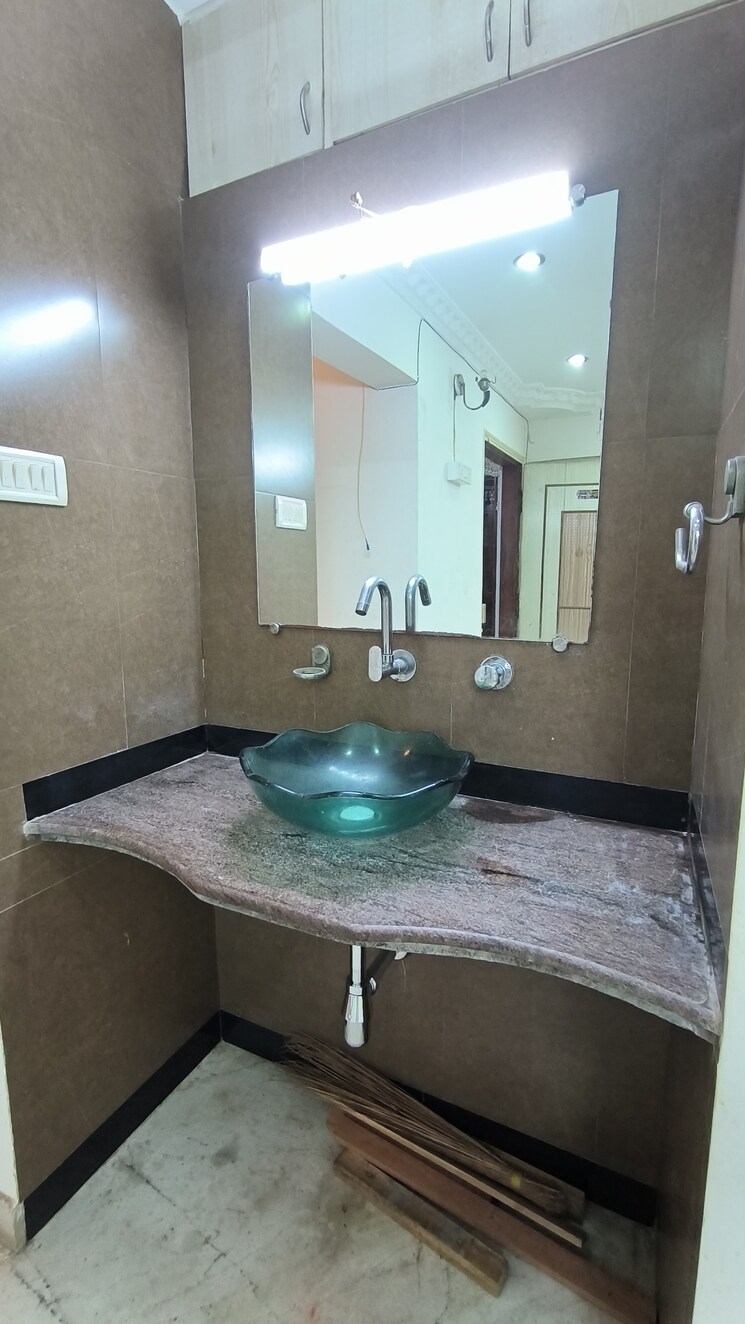 Bathroom, shivaji park 3 Bedroom 1300 Sq.Ft. Apartment In Shivaji Park Mumbai 8669499