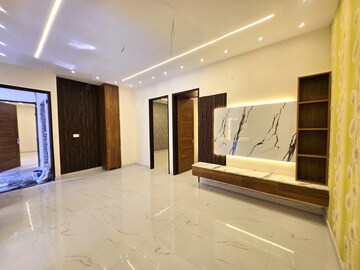 Room in 3 BHK Apartment at Sector 20 – for Sale
