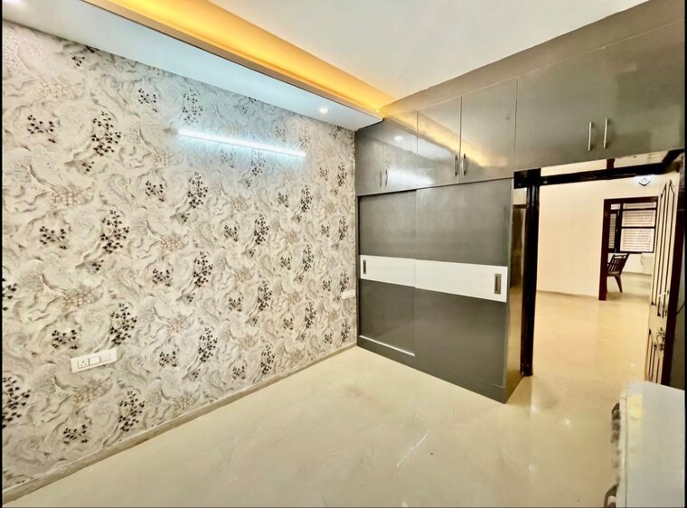 Room, sector 20 3 Bedroom 1650 Sq.Ft. Apartment In Sector 20 Panchkula 8669519