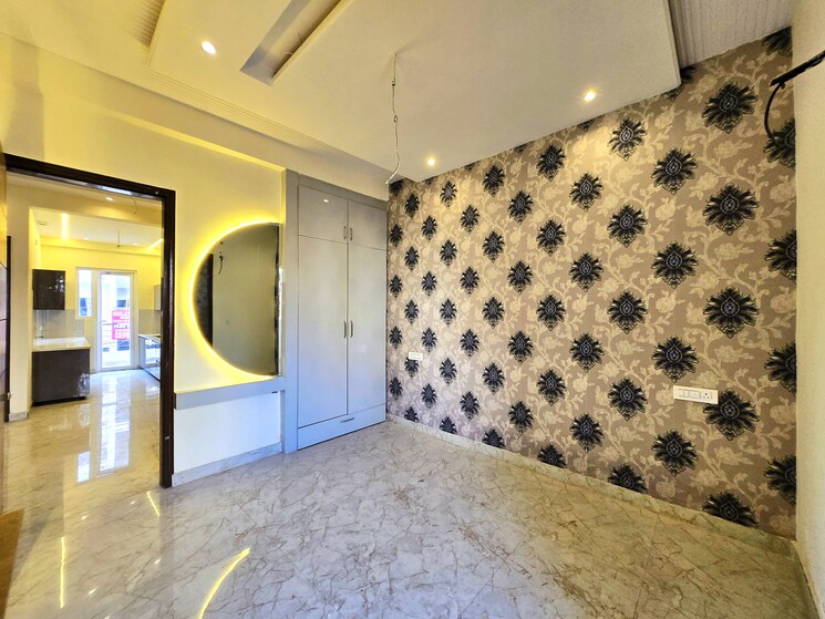 Room, ambala highway 3 Bedroom 1400 Sq.Ft. Apartment In Ambala Highway Zirakpur 8669525