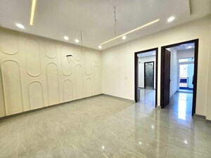 Room in 3 BHK Apartment at Pir Machalla – for Sale