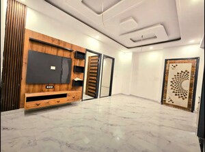 Room in 3 BHK Apartment at Pir Machalla – for Sale