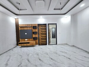Room in 3 BHK Apartment at Pir Machalla – for Sale