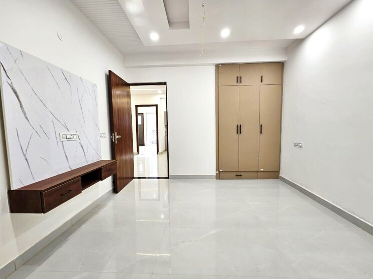 Room, pir machalla 3 Bedroom 1550 Sq.Ft. Apartment In Pir Machalla Zirakpur 8669529