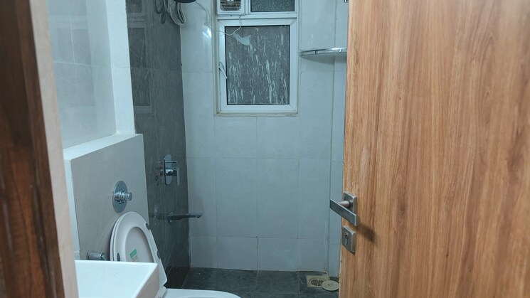 Bathroom, romell-orbis 1 Bedroom 426 Sq.Ft. Apartment In Andheri East Mumbai 8669533