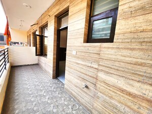 Room in 3 BHK Apartment at Prem Apartment, Pir Machalla – for Sale