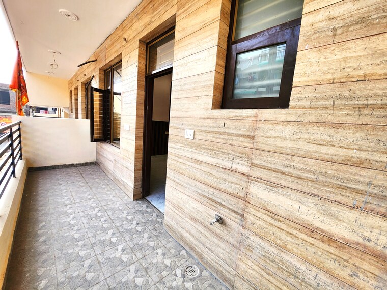 Room, prem-apartment 3 Bedroom 1556 Sq.Ft. Apartment In Pir Machalla Zirakpur 8669532