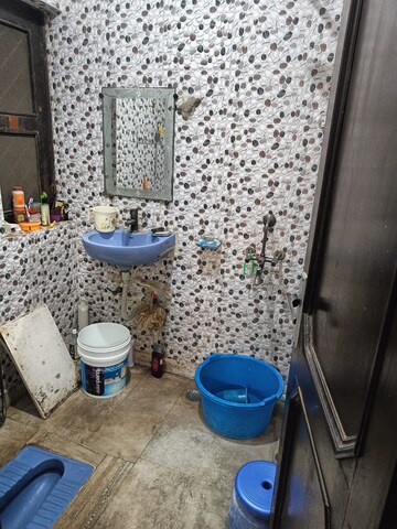 Attached Bathroom in 3.5 BHK Apartment at Mayur Vihar Phase Iii – for Sale