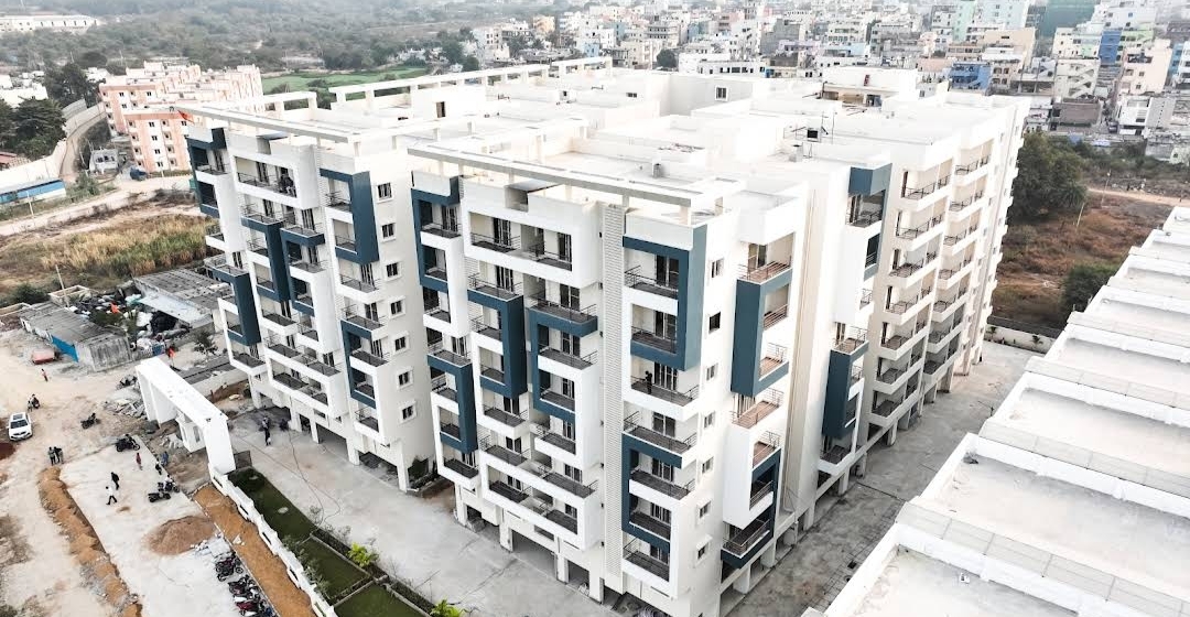 3 BHK Apartment For Rent in HPR Lakefront