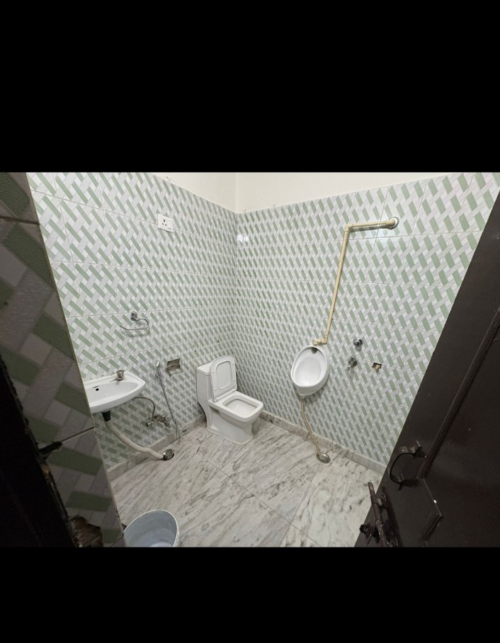 2 BHK 2200 Sq.Ft. Builder Floor in RWA Residential Society Sector 46