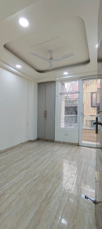 Room in 3 BHK Builder Floor at Chattarpur – for Rent