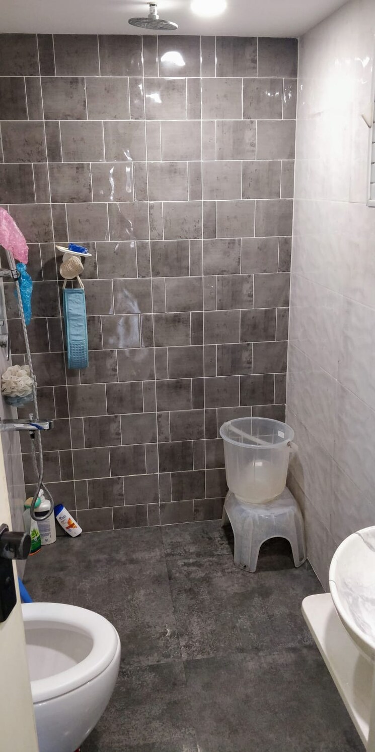 Bathroom, oakland-park 2 Bedroom 950 Sq.Ft. Apartment In Andheri West Mumbai 8669630