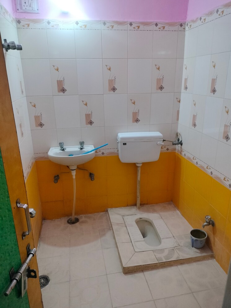 Bathroom, gomti nagar 2 Bedroom 1250 Sq.Ft. Builder Floor In Gomti Nagar Lucknow 8669643