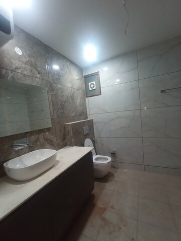 Bathroom in 3 BHK Independent House at Sector 17 – for Rent