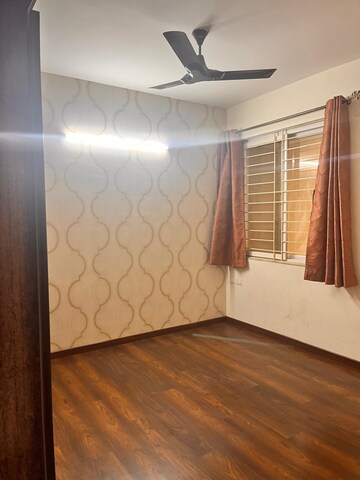 Room in 2.5 BHK Apartment at Prestige Royale Gardens, Gantiganahalli – for Rent