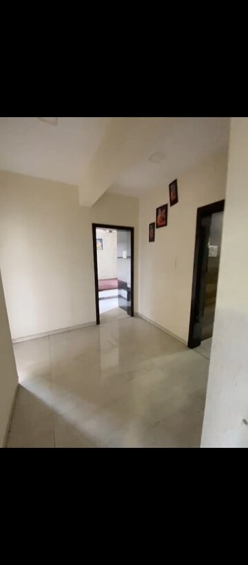 Room in 5 BHK Apartment at Maduban Society, Nilje Gaon – for Rent