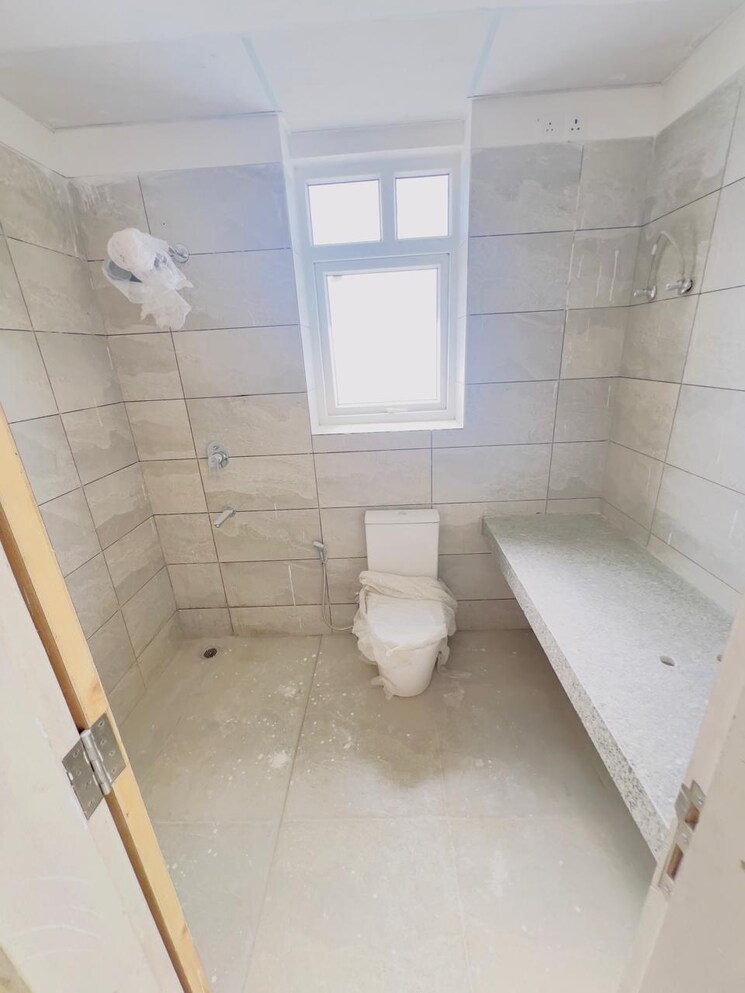 Bathroom, vatika-seven-elements 2.5 Bedroom 1605 Sq.Ft. Apartment In Sector 89a Gurgaon 8669748