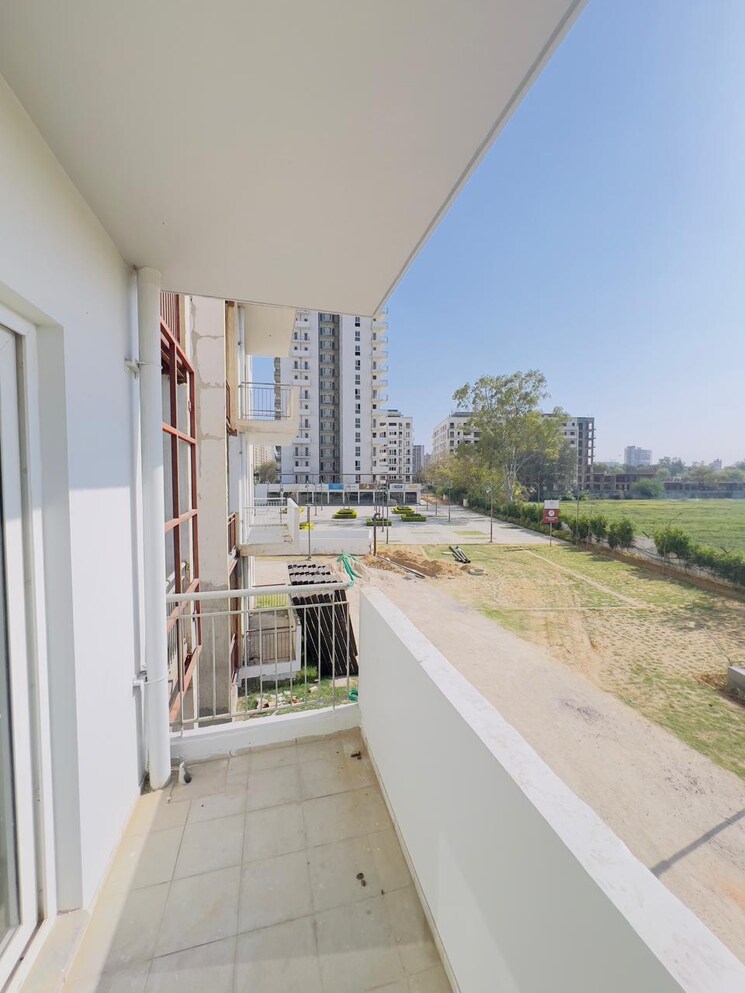 Balcony, vatika-seven-elements 2.5 Bedroom 1605 Sq.Ft. Apartment In Sector 89a Gurgaon 8669748
