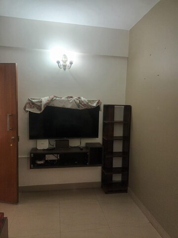 Room in 2 BHK Apartment at Century Commanders Vista, Yelahanka – for Rent