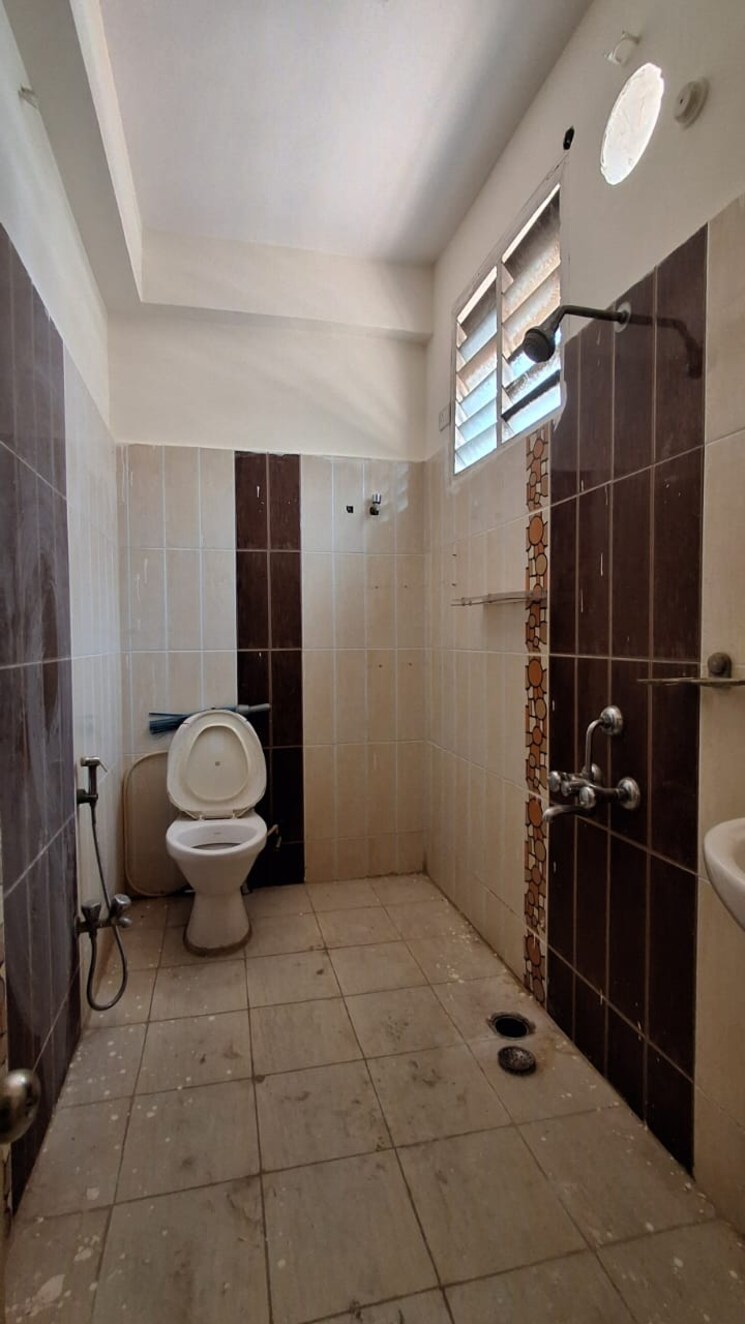 Bathroom, sm-homes-kondapur 3 Bedroom 3000 Sq.Ft. Independent House In Kondapur Hyderabad 8669857