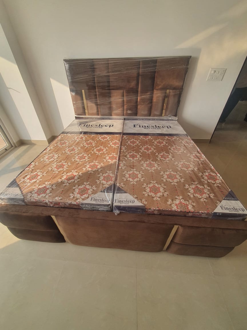 2 BHK Apartment For Sale in Parker White Lily