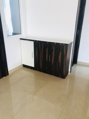 Room in 2 BHK Apartment at Parker White Lily, Sector 8 – for Sale