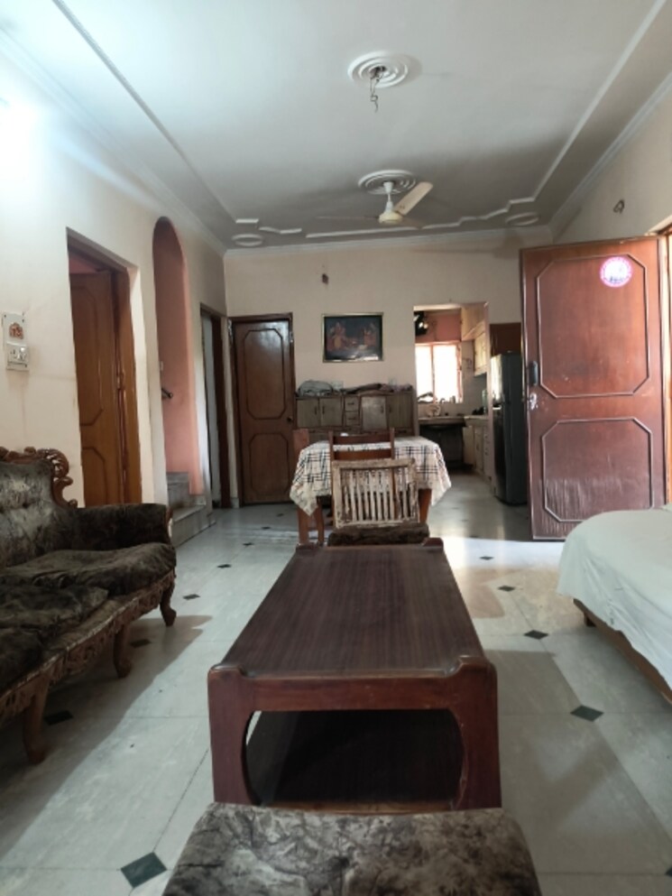 Living Room, sarita vihar 3 Bedroom 1600 Sq.Ft. Apartment In Sarita Vihar Delhi 8669991