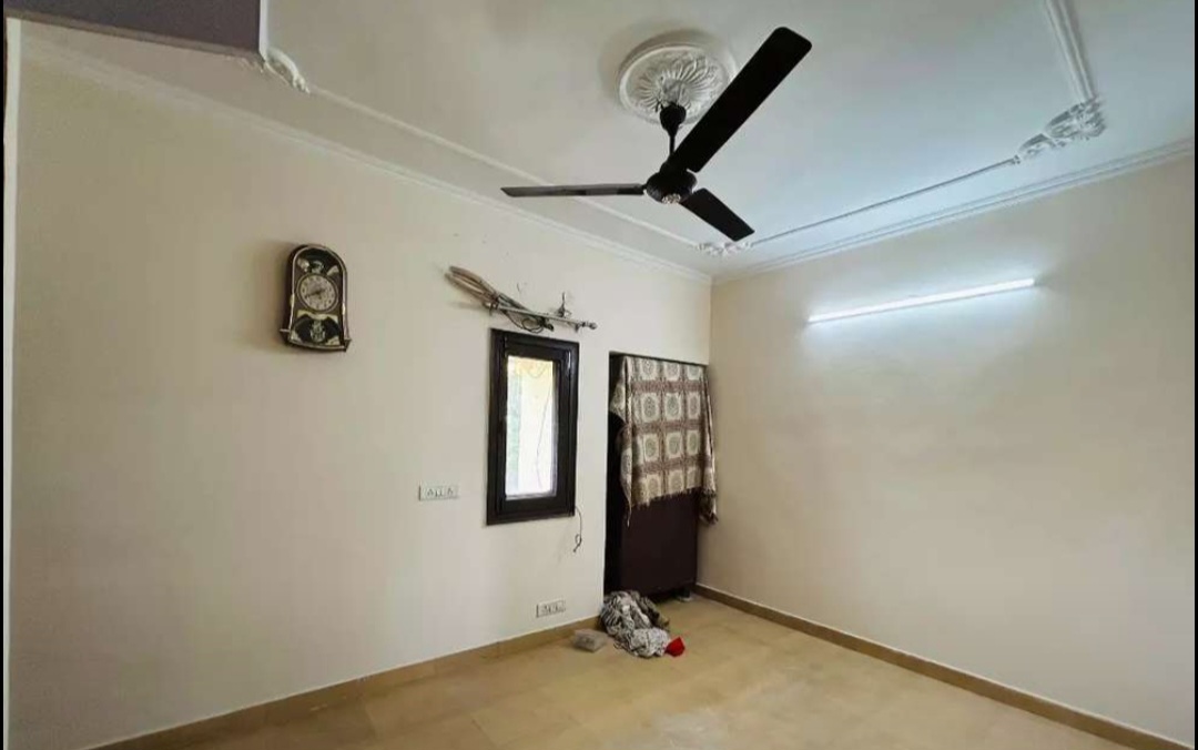 2 BHK Builder Floor For Rent in 2bhk Semi Furnished 