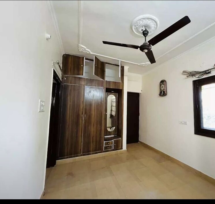 Room, sector 45 2 Bedroom 1000 Sq.Ft. Builder Floor In Sector 45 Chandigarh 8669897