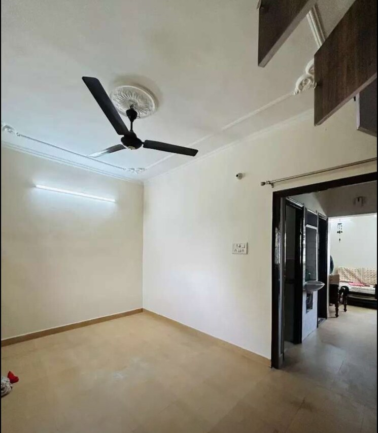 Room, sector 45 2 Bedroom 1000 Sq.Ft. Builder Floor In Sector 45 Chandigarh 8669897