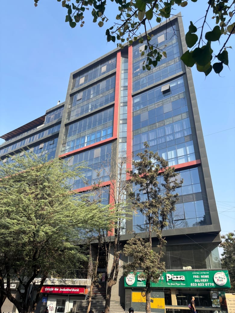 Retail Shop For Sale in Tain Square