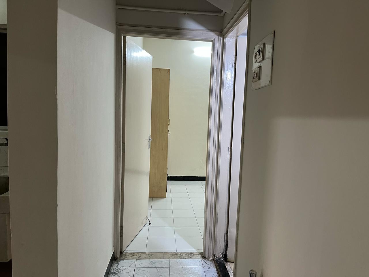 2 BHK Apartment For Rent in Tain Square