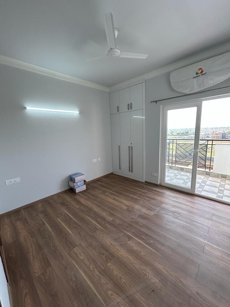 Room, central-park-flower-valley-aqua-front-towers 3 Bedroom 1789 Sq.Ft. Apartment In Sohna Sector 33 Gurgaon 8669916