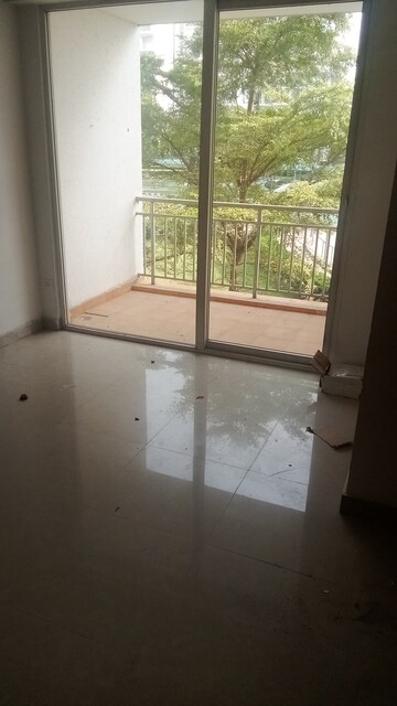 2 BHK Apartment For Rent in Parker White Lily, Sector 8