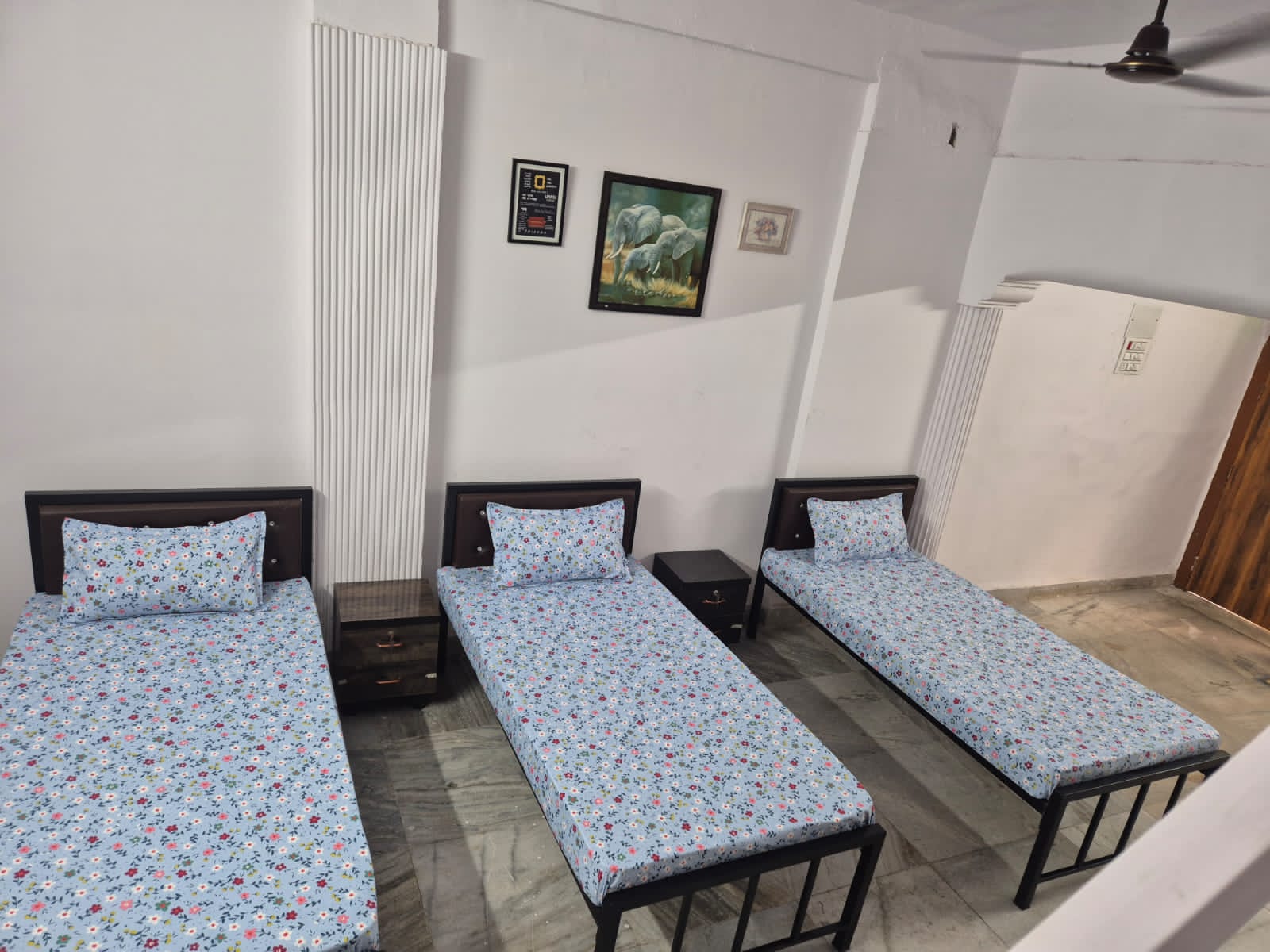 Pg For Rent in Gharapna 