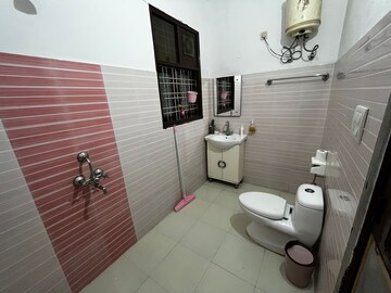 Bathroom in 2 BHK Builder Floor at Sector 23 – for Rent